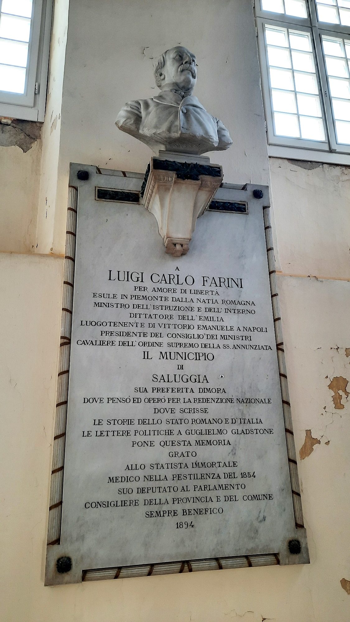 Luigi Carlo Farini's monument, City hall, Saluggia - 03.jpg